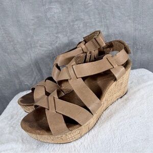 Clarks Collection Tan Cork Wedge Strappy Sandals Size 9 M with some peeling
